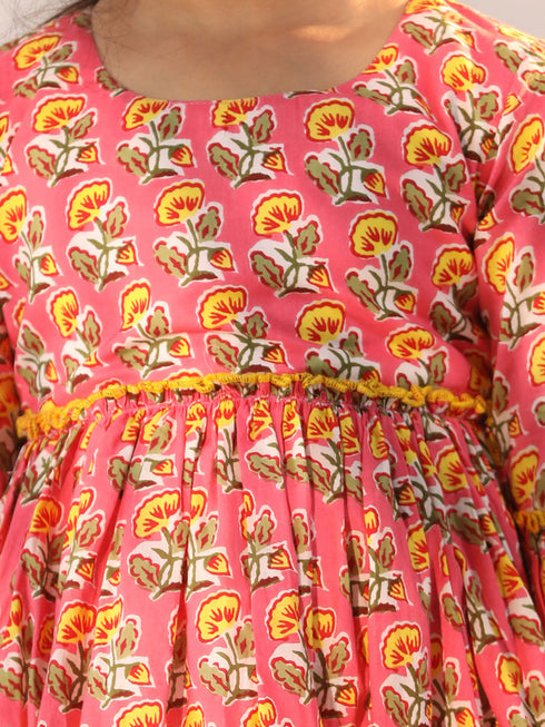 Girl's' Pink And White Kurta Leggings Set